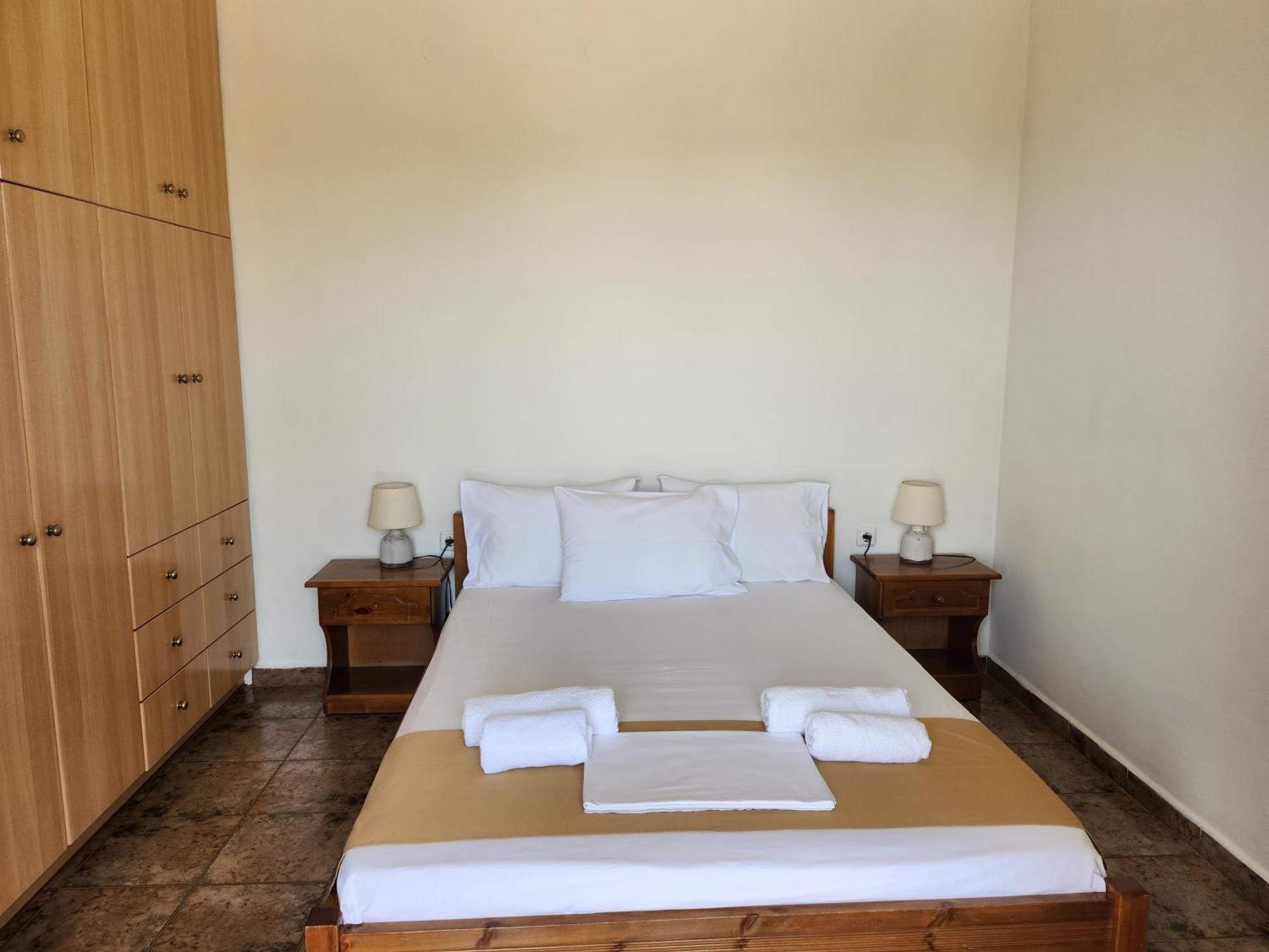 Theodorou Hotel Azolimnos Værelse billede