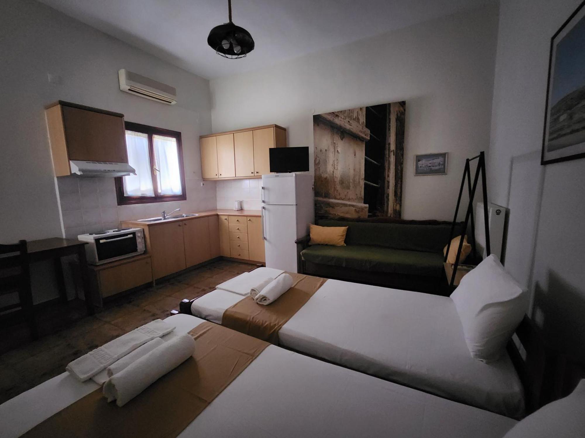 Theodorou Hotel Azolimnos Værelse billede