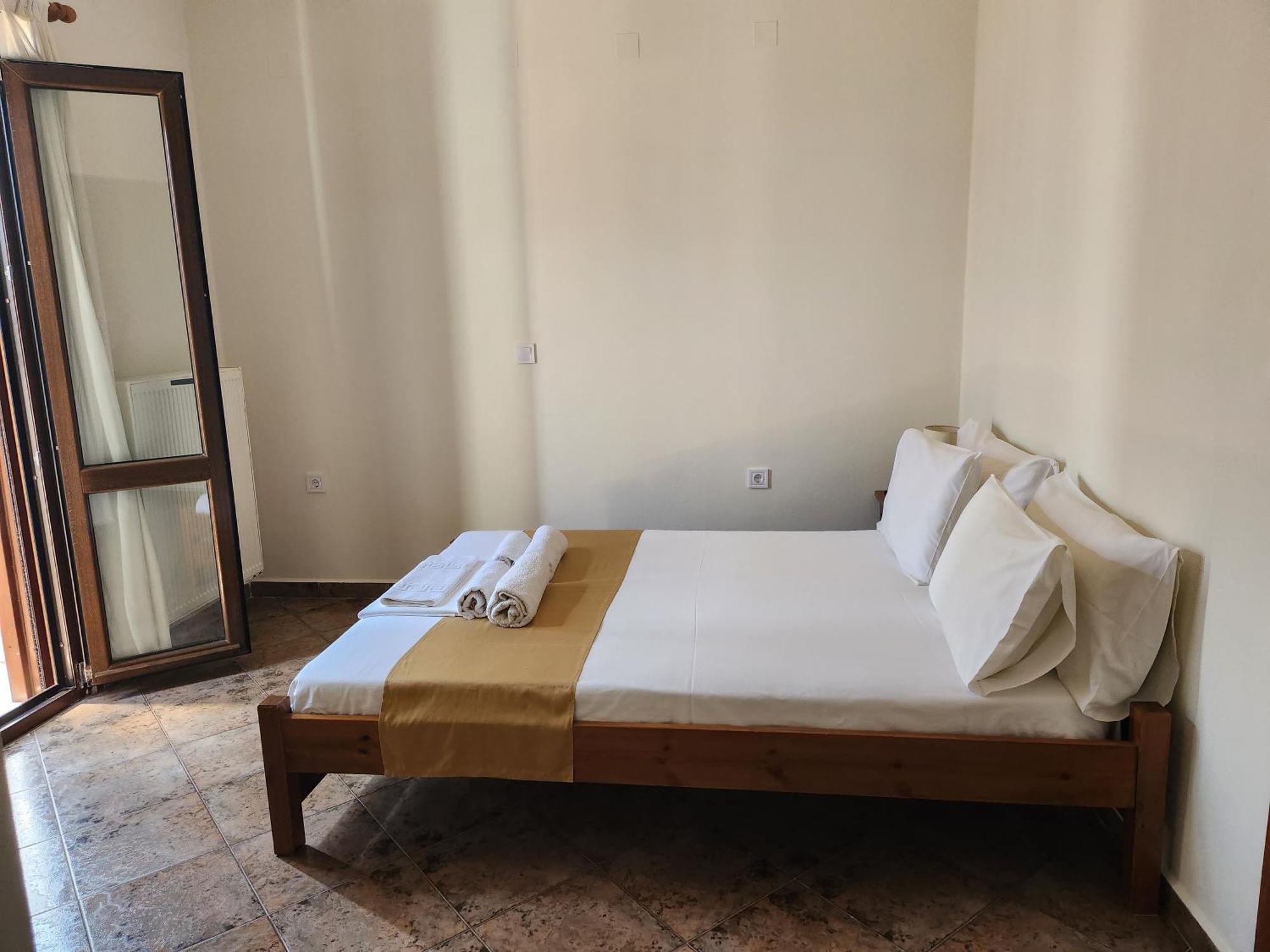 Theodorou Hotel Azolimnos Værelse billede